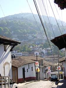 DSC02355 Streets in Valle de Bravo good.jpg